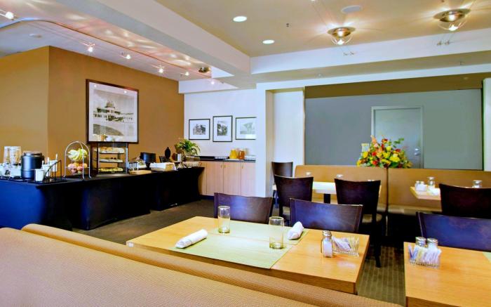 Radisson Hotel Portland Airport