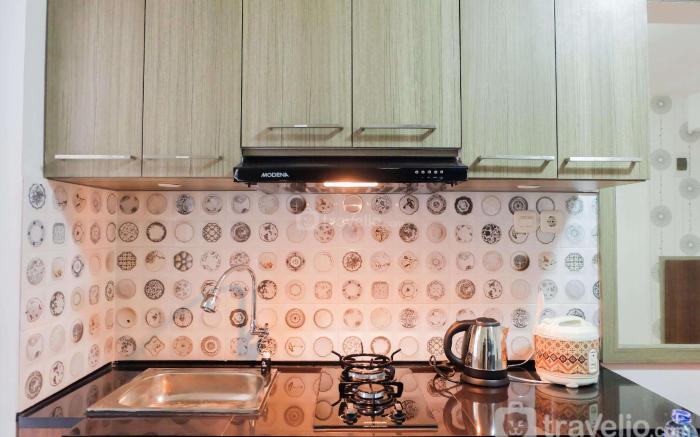 City View 2BR Apartment Bassura City By Travelio