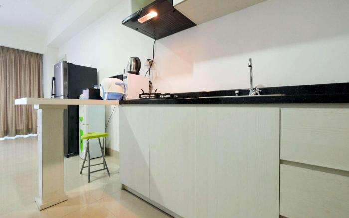 Cozy Studio at Tamansari The Hive Apt By Travelio
