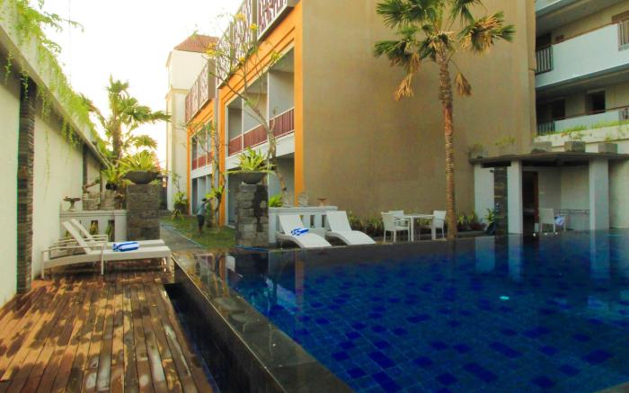 Transera Kamini Legian Hotel