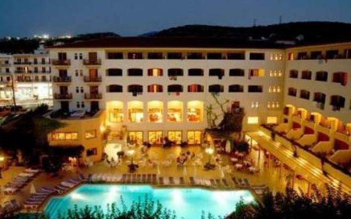 Theartemis Palace