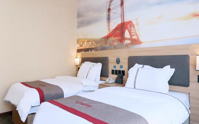 Thank Inn Plus Hotel Zaozhuang Central District Ginza Shopping Mall