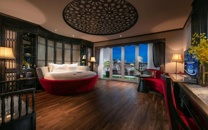Shining Central Hotel and Spa
