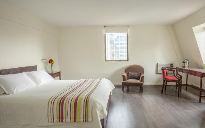 Hotel Neruda Express