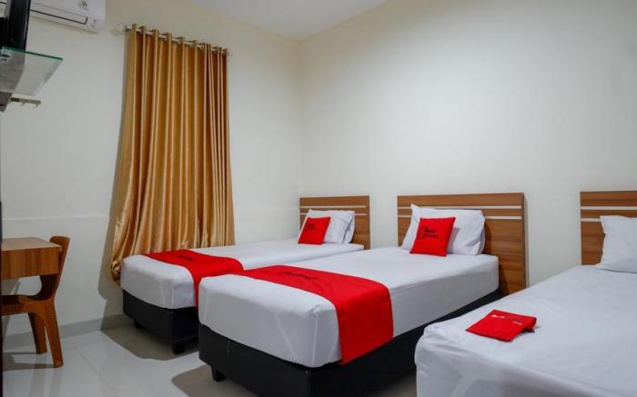 RedDoorz near Living Plaza Purwokerto