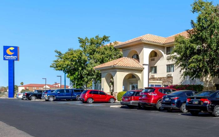 Comfort Inn & Suites Phoenix North / Deer Valley