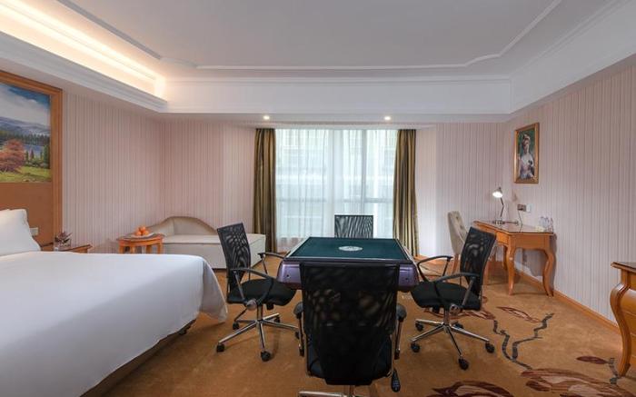 Vienna Hotel Shaoguan Renhua Danxiashan Scenic Spot