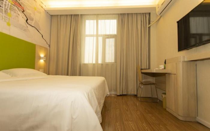 Vatica Bozhou City Railway Station Hotel