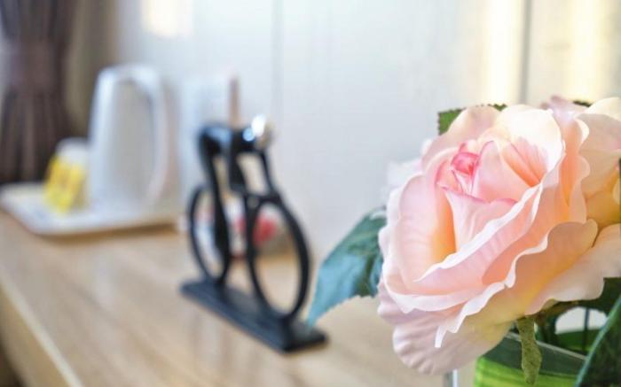 Shell Shanghai Baoshan District  Songbin Road Subway Station Hotel