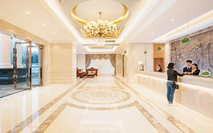 Vienna Hotel Guangdong Shaoguan Nanxiong Time Square