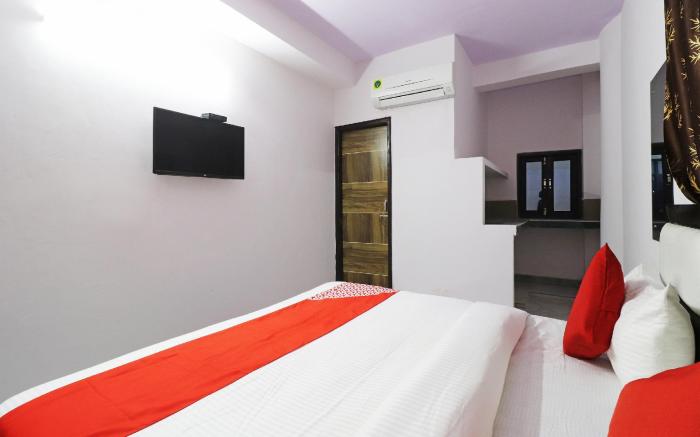 OYO 47524 Hotel Silver keys