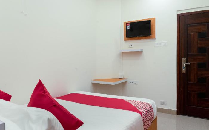 OYO 42688   Adora Hotel Fathima Palace