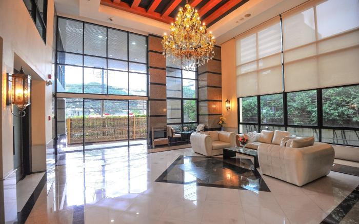 42 Grand Residence