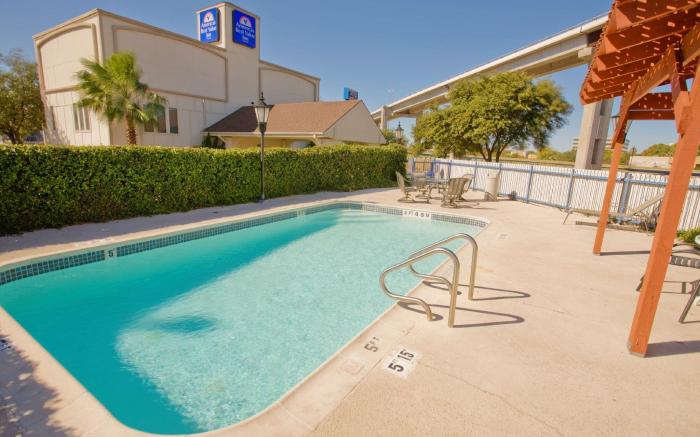 Americas Best Value Inn Austin University