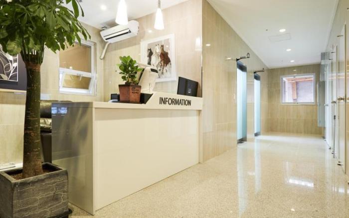 Top Hotel & Residence