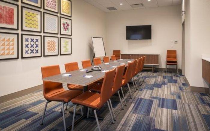 Holiday Inn Express & Suites Victoria-Colwood By IHG