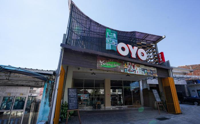 Hotel O Surabaya near Surabaya Town Square formerly Kupang Gunung Residence
