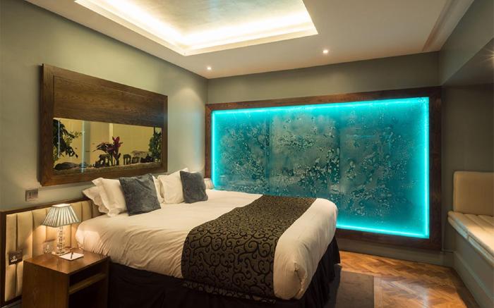Le Monde Hotel