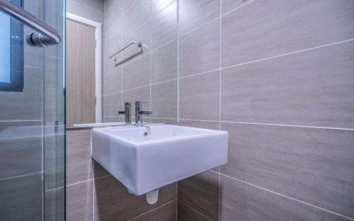 OYO Home 43978 Splendid 1br Icon City 