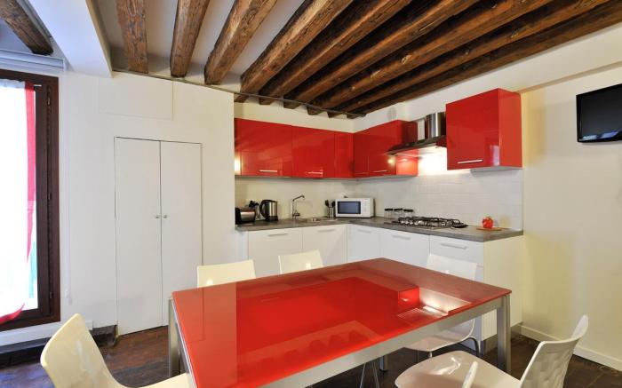 Red Rose - Grande apt in un palazzo storico