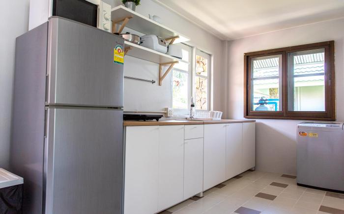 F4 Beach house Kitchen BBQ 3 bedrooms Large yard