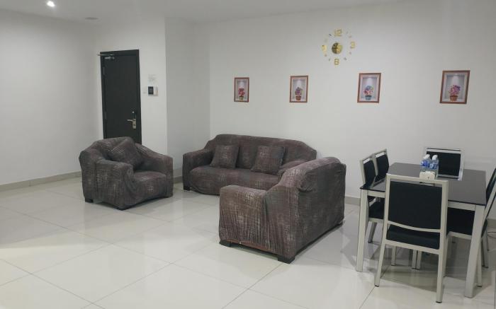 KSL 3Bedroom 6-12pax (High Floor) FreeWifi &TvBox