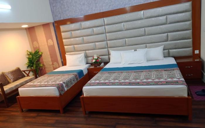 Rehaish Inn PECHS