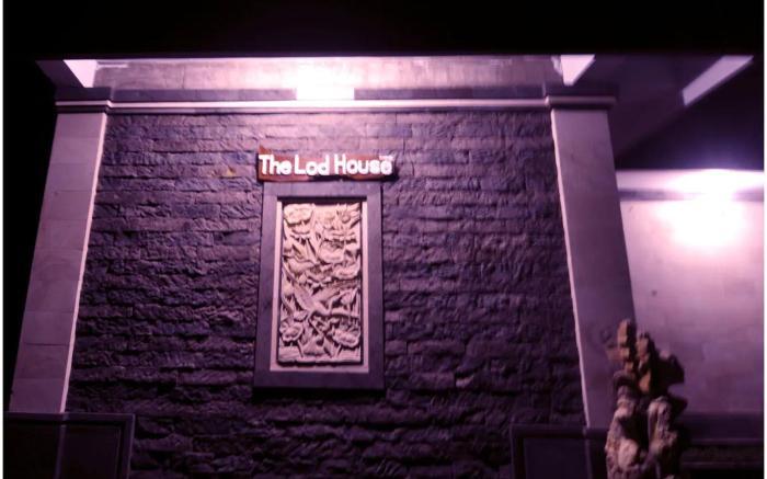 THE LOD HOUSE,   3BR VILLA PRIVATE POOL