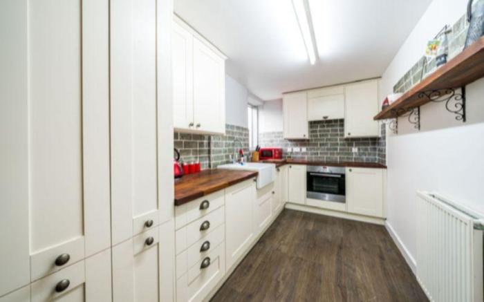 2 Bed Apartment, SHOREDITCH - SK