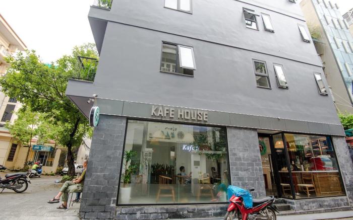 Hanoi Japanese studio apartment/39 Linh Lang