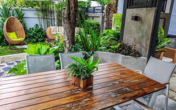 Exclusive access to the whole garden.93
