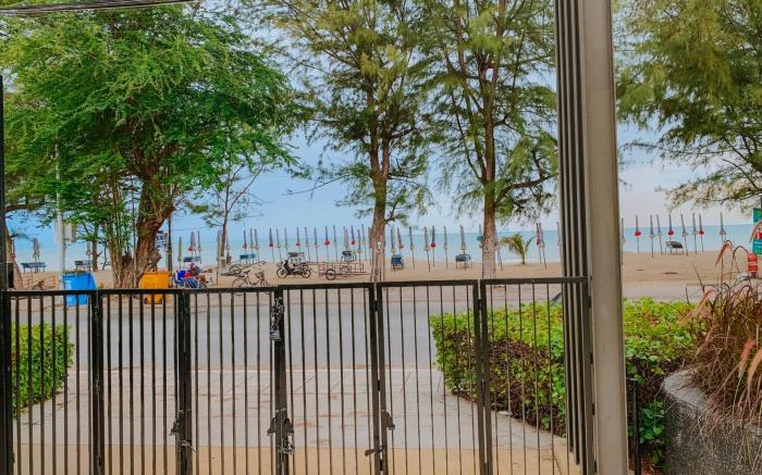 lumpini park beach