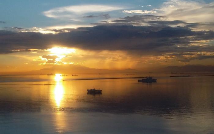 Condo With Balcony And Bay View, Malate,Manila