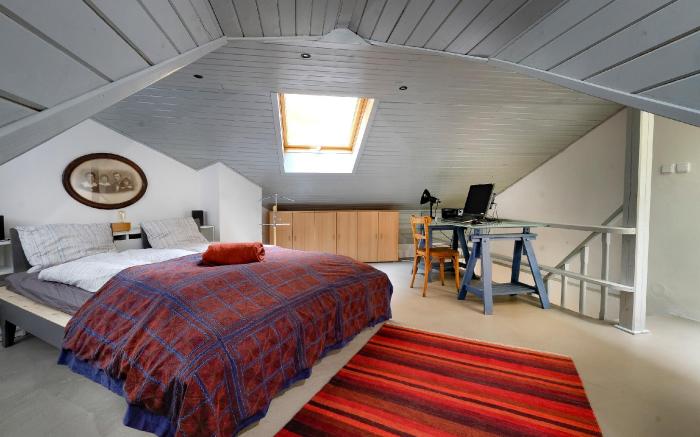 Split Level Apartment Near Charles Bridge