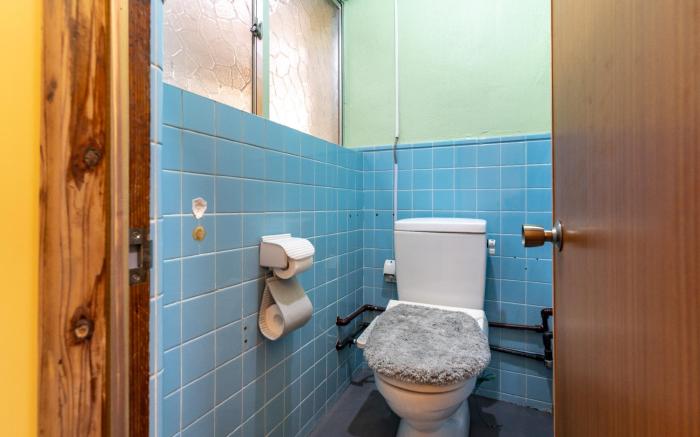 Entire renovated house,  Free Internet , 3 Parking
