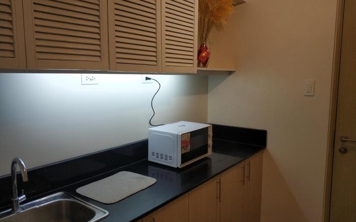 Taal Volcano View corner unit with Balcony