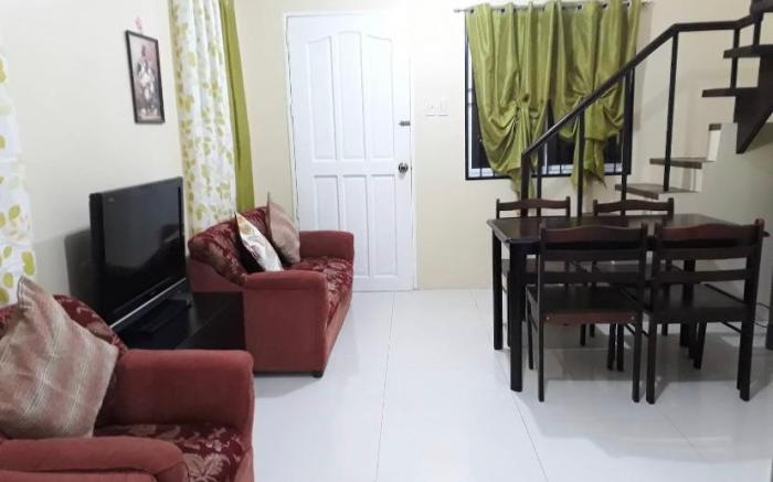 Hillview Apartment - Free Pool Access  & Wifi 