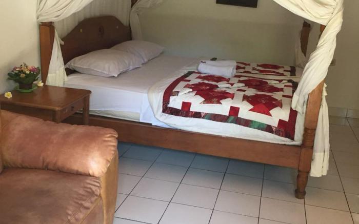 Barclona guesthouses lovina