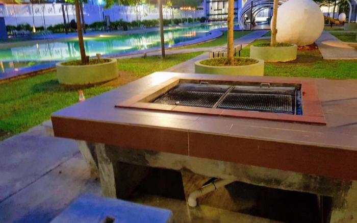 Puchong Jaya 8-10 Pax IOI Mall Cozy Apartment LRT