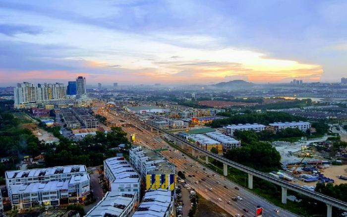 Puchong Jaya 8-10 Pax IOI Mall Cozy Apartment LRT