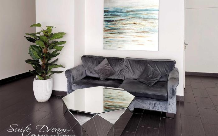 Suite Dream@Icon Residence