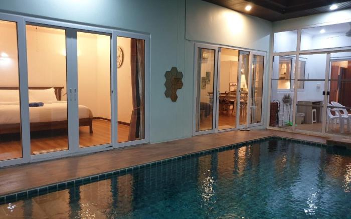 The Pool House Pattaya No.9- 3 Bedrooms 8 Adults
