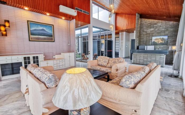 KK Spacious Bungalow