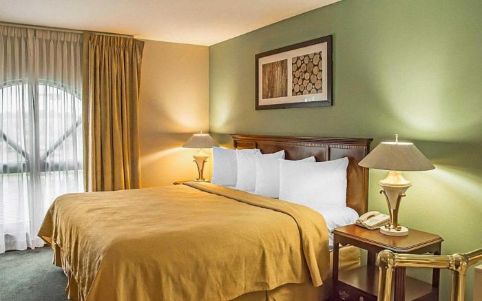 Quality Inn & Suites Cincinnati I-275