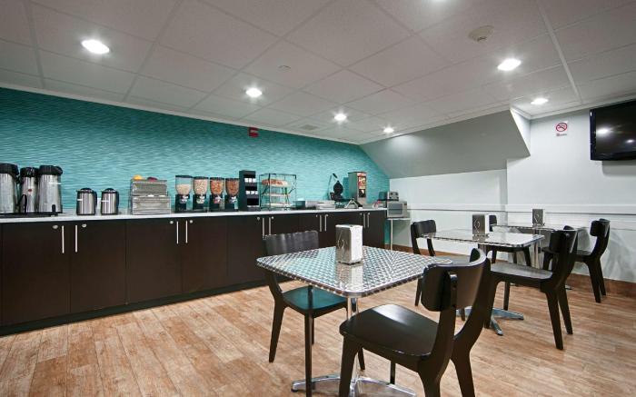 Best Western PLUS Brooklyn Bay Hotel