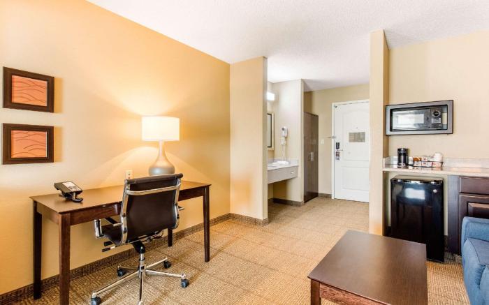 Comfort Inn & Suites Bryant - Benton