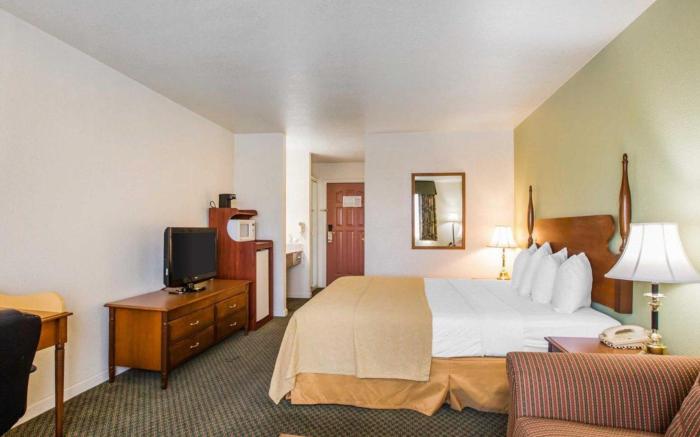 Quality Inn & Suites Tulare
