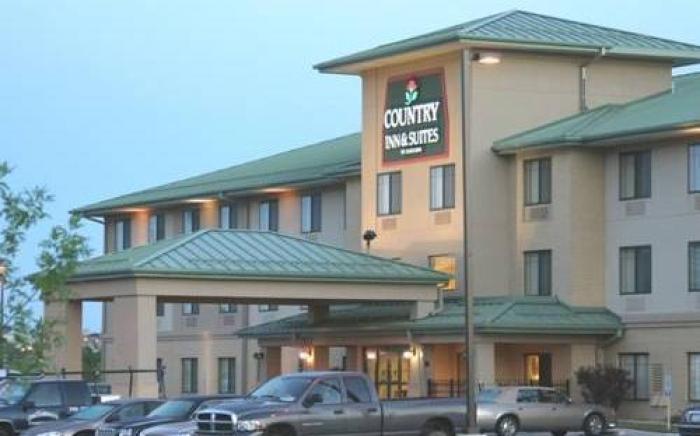 Country Inn & Suites by Radisson, Madison West, WI