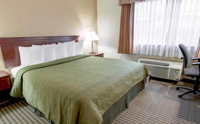 Holiday Inn Express & Suites Mountain View Silicon Valley By IHG
