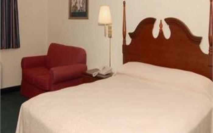 Econo Lodge Airport